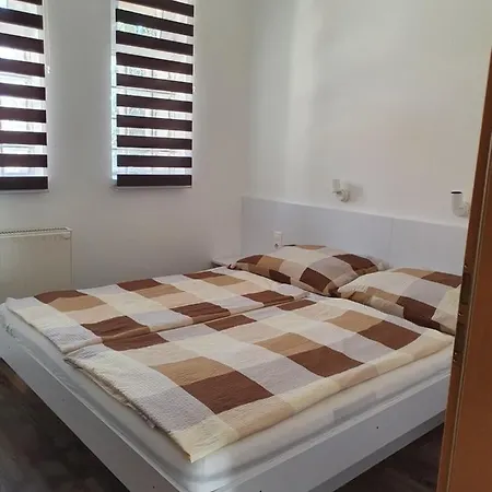 Maja Apartman Apartament Balatonlelle